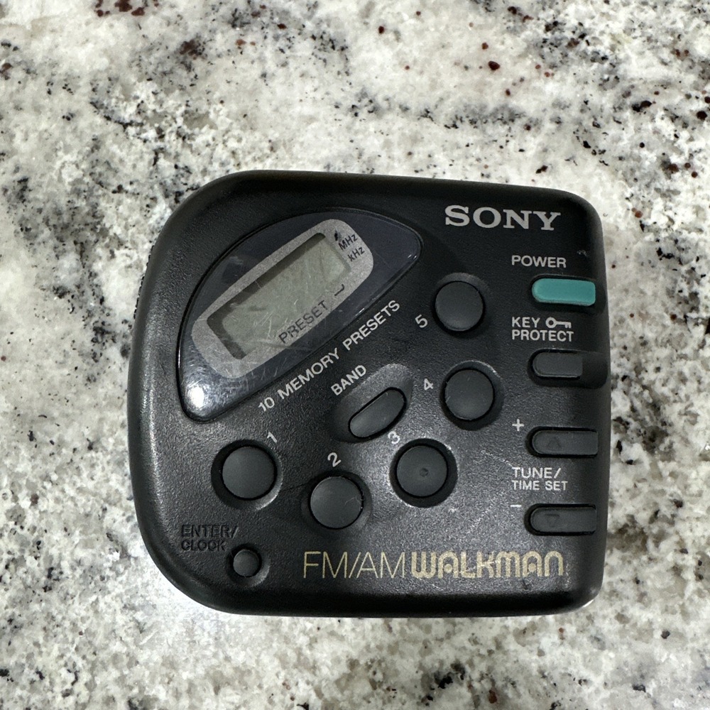 Sony SRF-M32 FM/AM Walkman Radio W/ Clip Tested Working